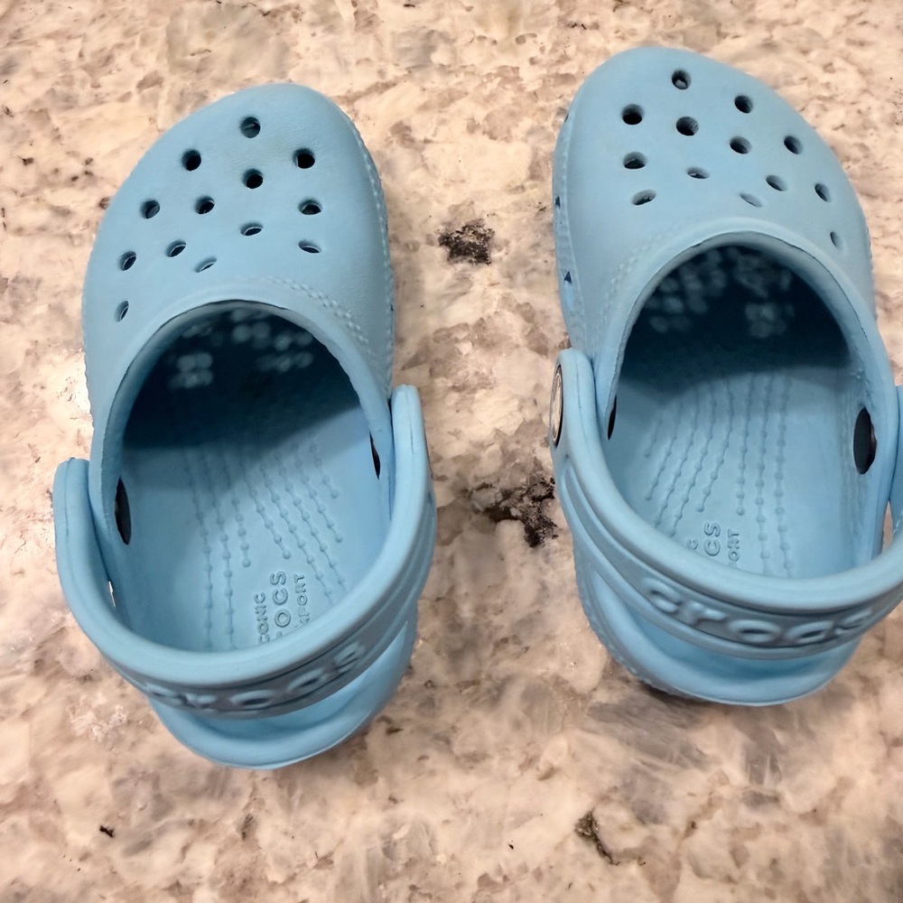 CROCS Kids Light Blue Classic Clog with Heel Strap - Picture 2 of 5